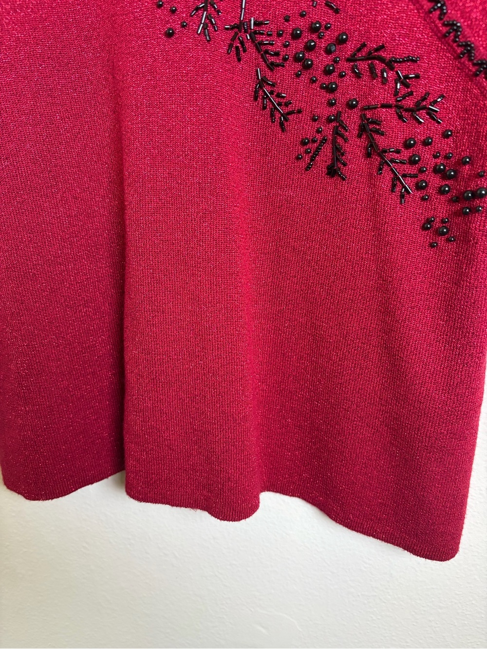 Dressbarn Collection Large Red Black Beaded V-Neck Metallic Sweater - Picture 5 of 11